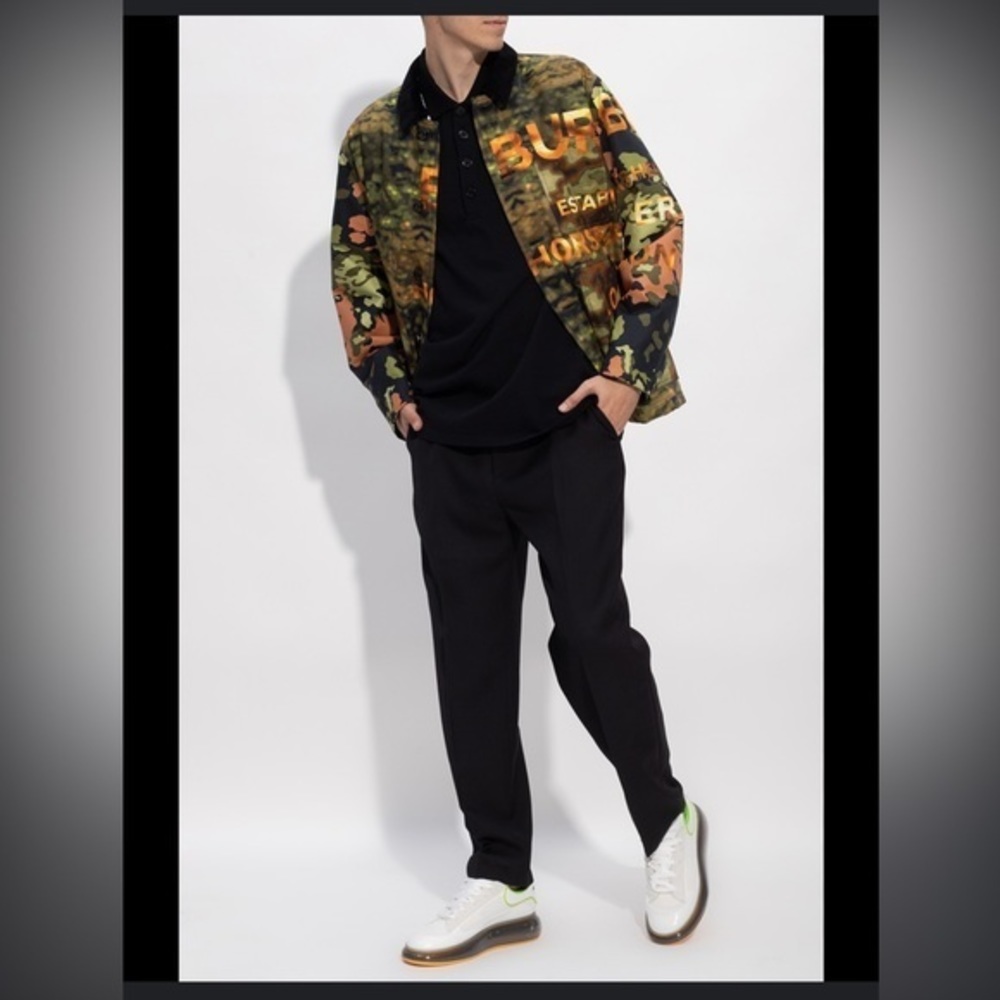 BURBERRY
Malvern Camouflage Logo Print Jacket - Picture 10 of 12